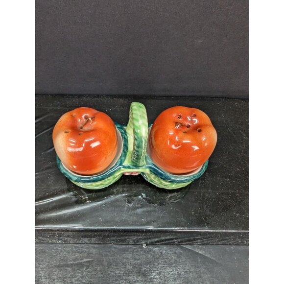 Vintage Three Piece Salt and Pepper Set Red Apples In A Green Basket - Picture 6 of 6